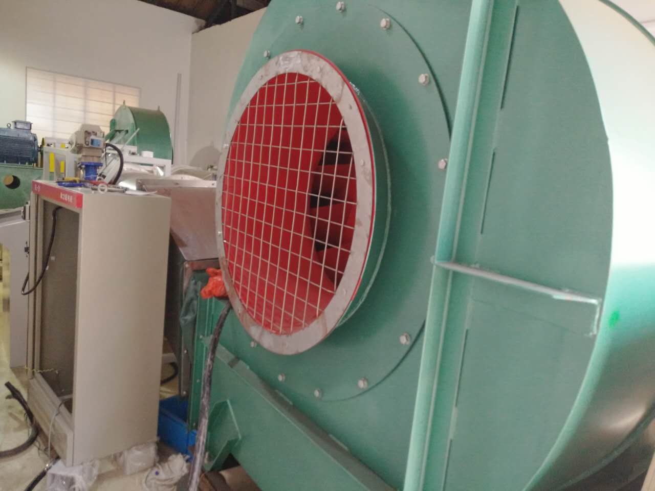 河南新鄉某實驗室風機抗噪實驗?！? class=